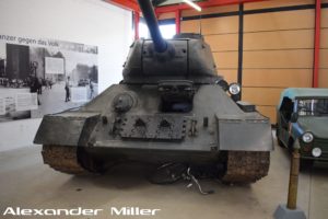 T-34/85 Werk 183 (Modell 1944 mit spätere Modernisierung) Walkaround (AM-00155)