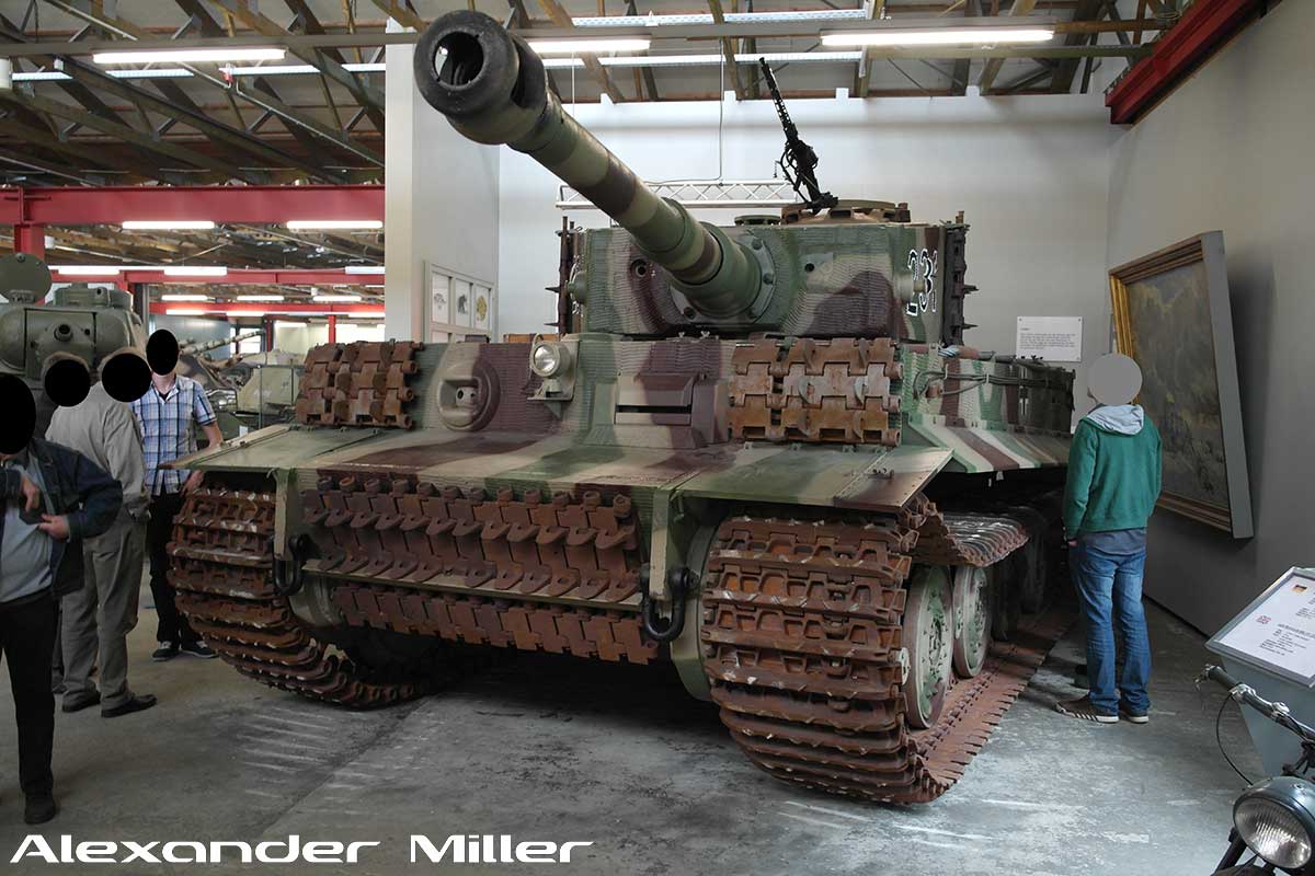 Panzerkampfwagen VI (PzKpfw VI) Sd.Kfz. 181 Tiger I Walkaround (AM-00012)