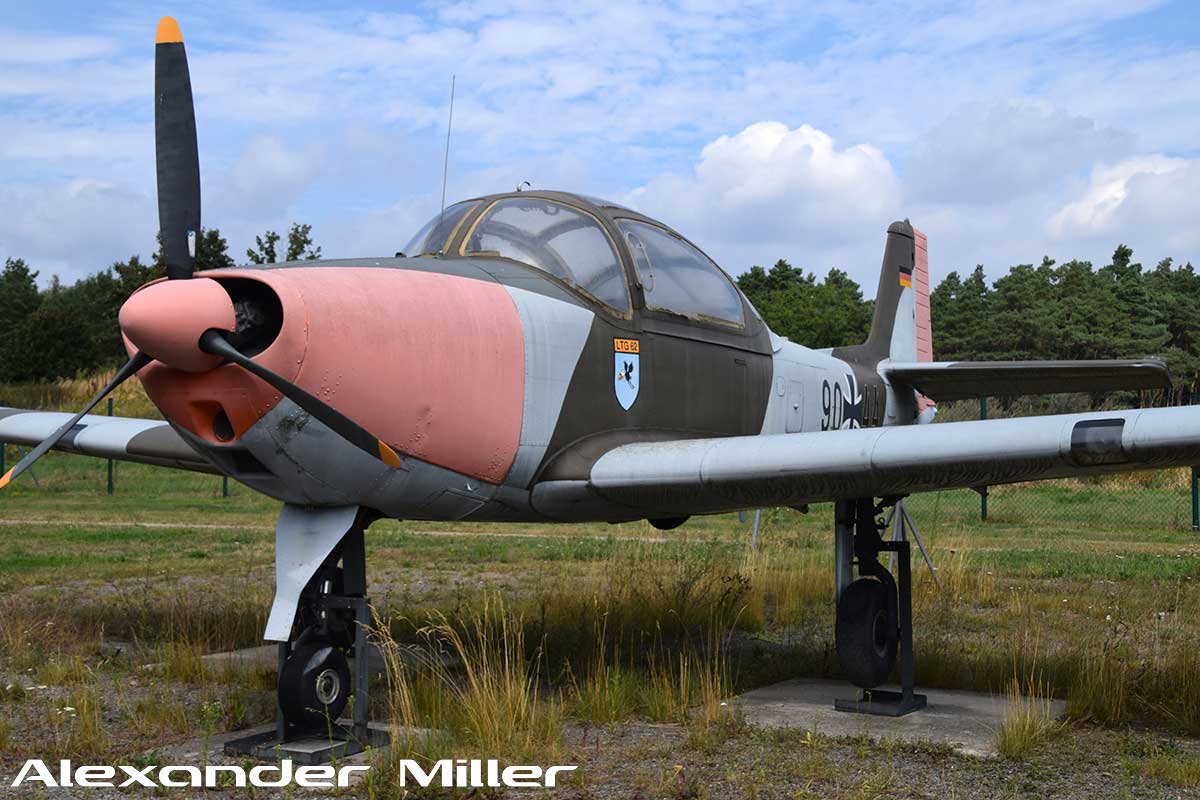 Piaggio P.149 / Focke-Wulf Piaggio FWP.149D 90+44 LTG 62 / Walkaround (AM-00777)