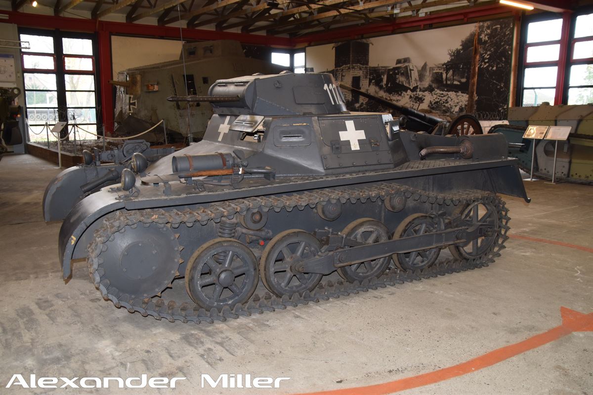 Panzerkampfwagen I Ausführung A (Pz.Kpfw. I Ausf.A) Sd.Kfz.101 Walkaround (AM-00270)