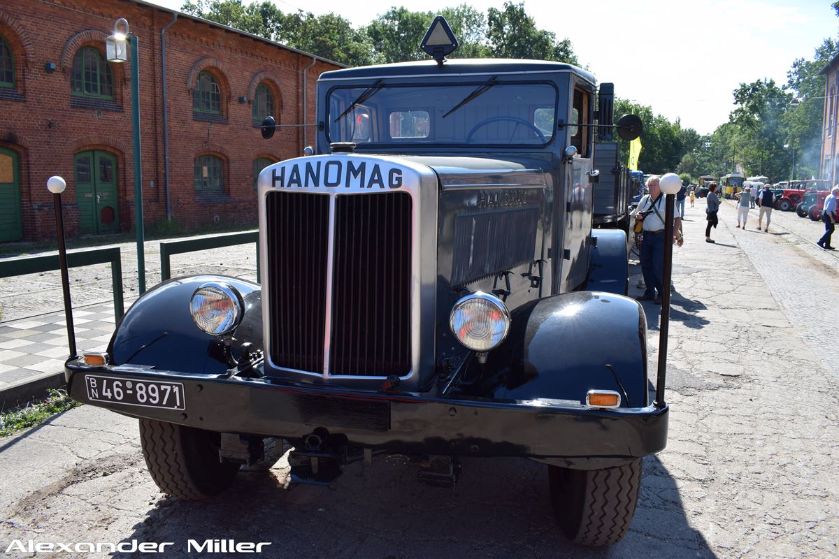 Hanomag ST100 Gigant Walkaround (AM-00859)